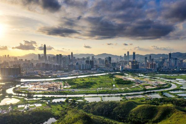 重温80年代艺术与生活，思想启蒙与市场狂飙的隐秘对话